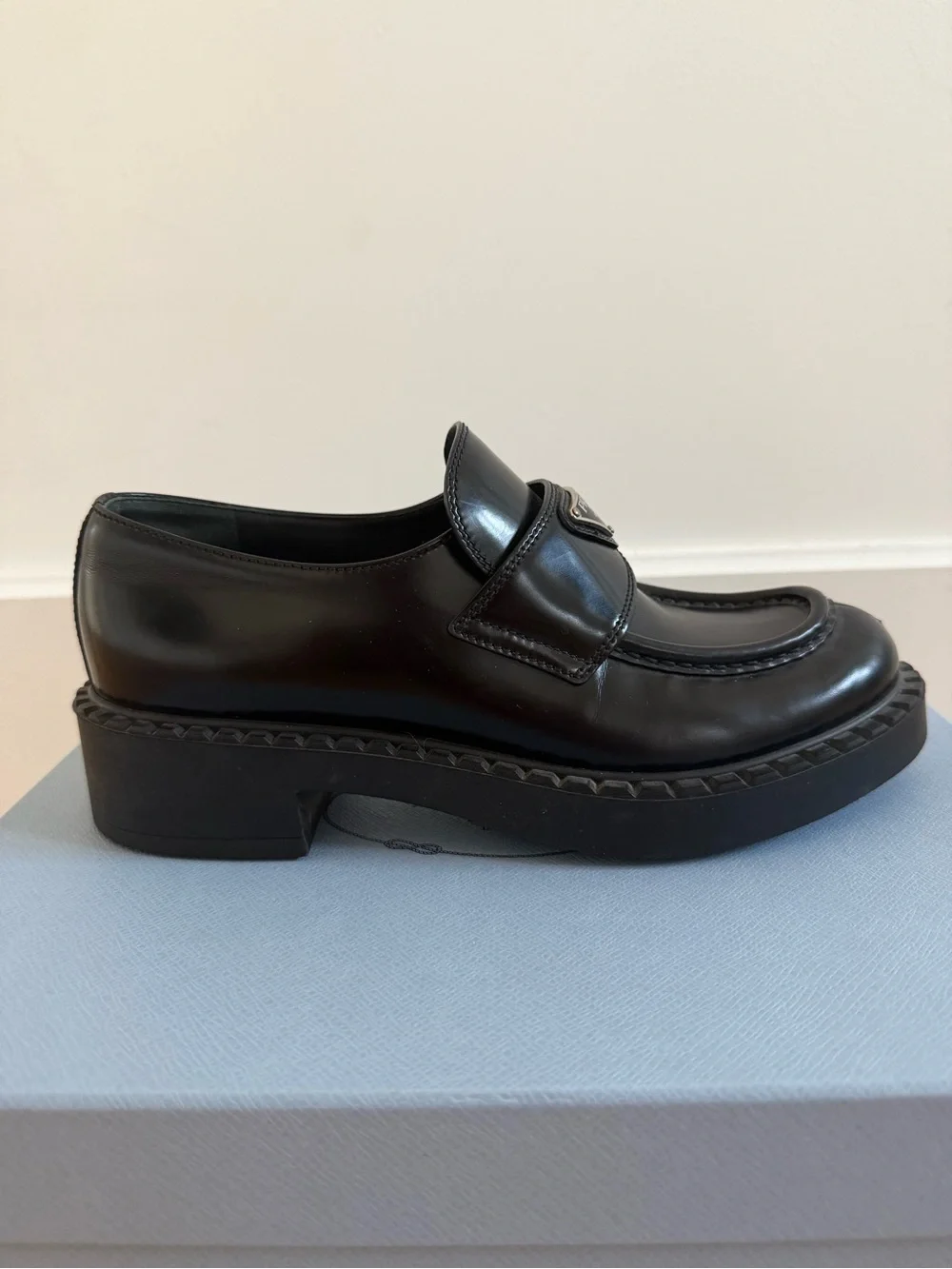Prada Womens black Brushed Leather Loafers Shoe Size 8 US 38 EU - Picture 5 of 11